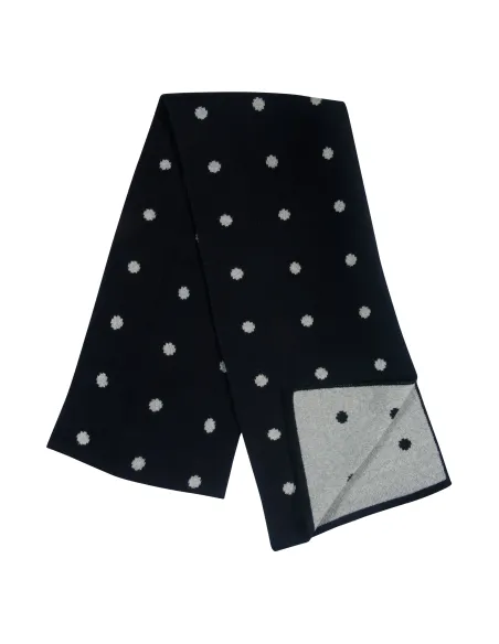 Dotted winter scarf