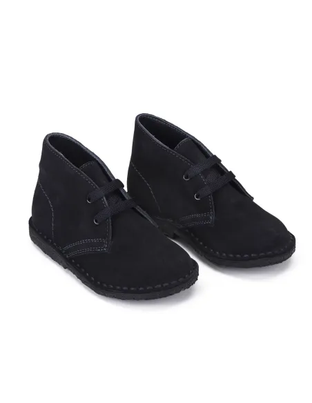 Laced ankle shoe
